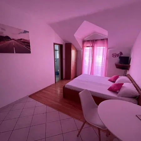 Apartmani Storic Апартаменты Водице