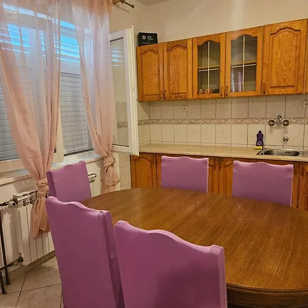 아파트 Apartmani Storic *