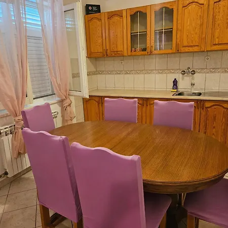 Apartmani Storic Апартаменты *